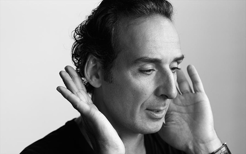 o-alexandre-desplat-sunanta-ton-kurio-foks-sti-liksi-tou-athens-open-air