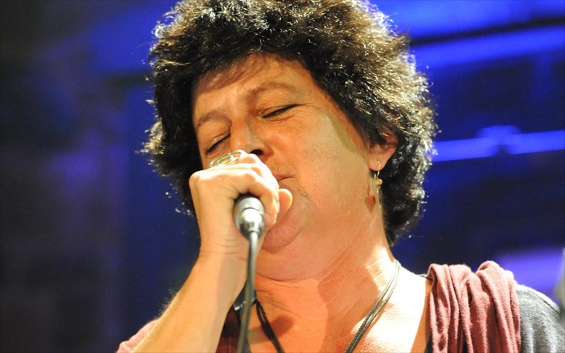 i-foteini-belesiotou-me-dialegmena-stin-texnopoli