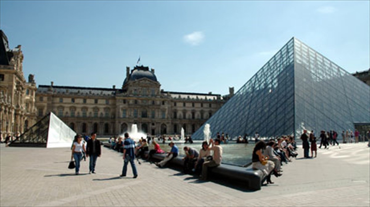 to-idruma-meizonos-ellinismou-sunergazetai-me-to-loubro