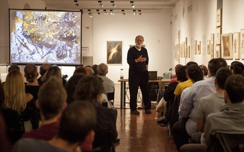 taksideuontas-me-to-soma-sto-aerodromio-athinon