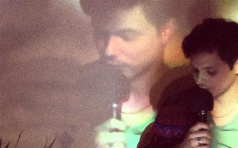 to-berolino-stin-athina-me-ena-live