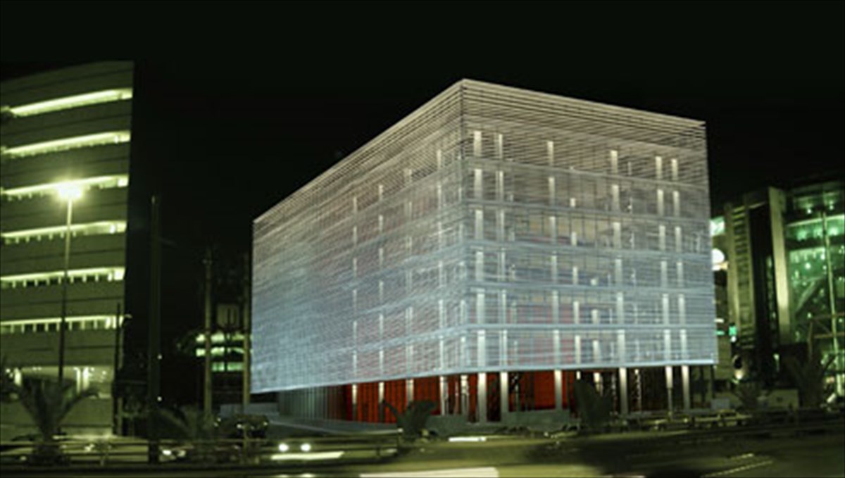 i-apixisi-tou-strati-tsirka-stis-genies-tis-metapoliteusis