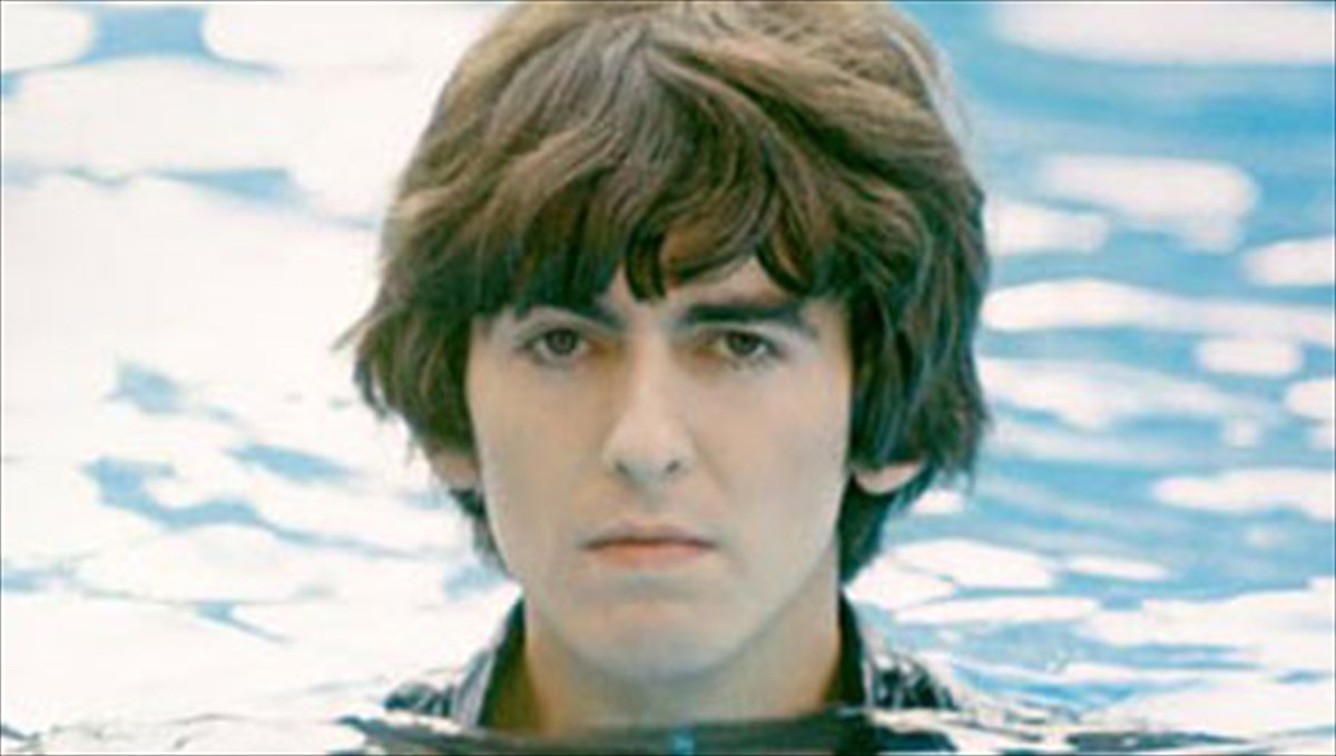 o-tzortz-xarison-mesa-apo-ton-fako-tou-skorseze-kai-tis-marturies-ton-beatles