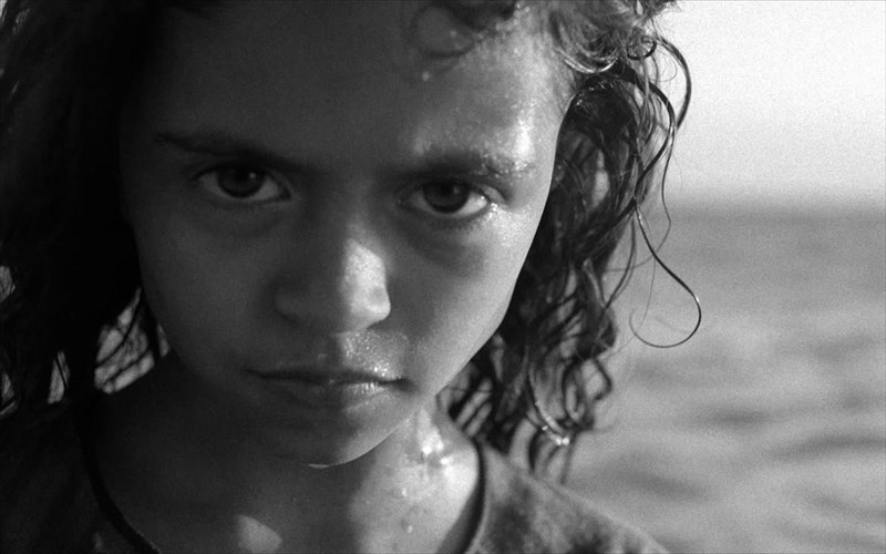 ena-kalokairi-duo-taxutiton-stin-tainia-thalassa-tou-oie