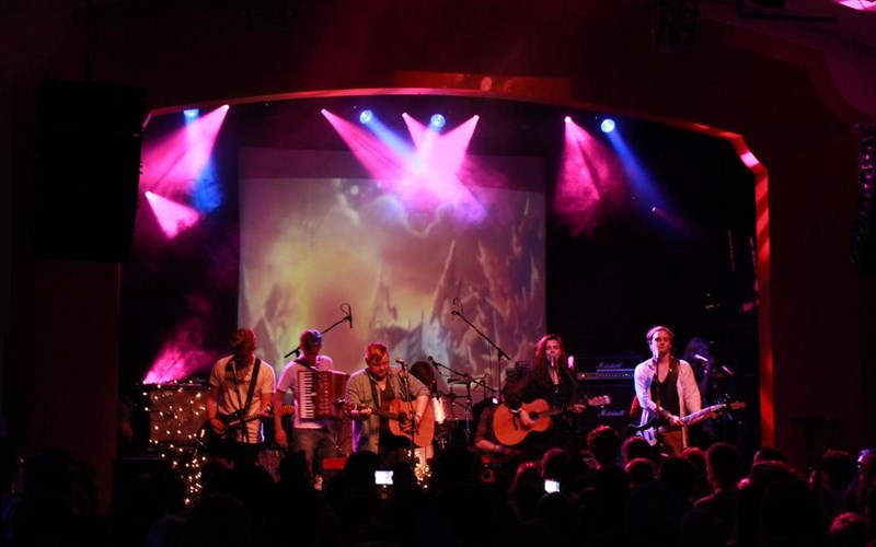 poia-tha-einai-i-epomeni-mpanta-pou-tha-filoksenithei-sto-game-of-thrones-epomeni-mpanta-pou-tha-filoksenithei-sto-game-of-thrones