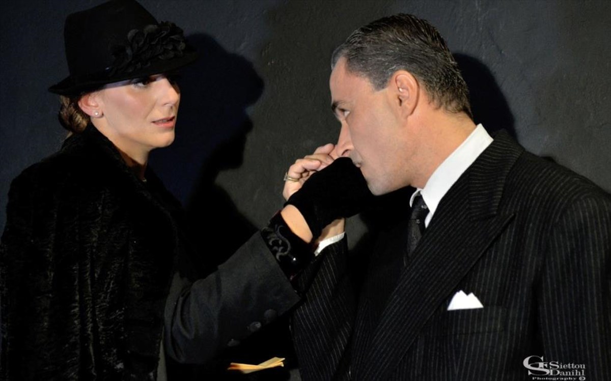 elate-s-emas-gia-enan-kafe