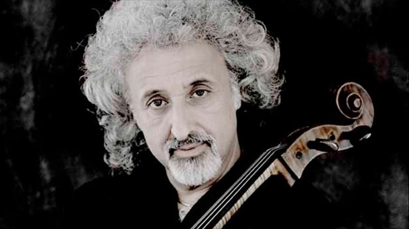 enas-diasimos-tselistas-sto-megaro