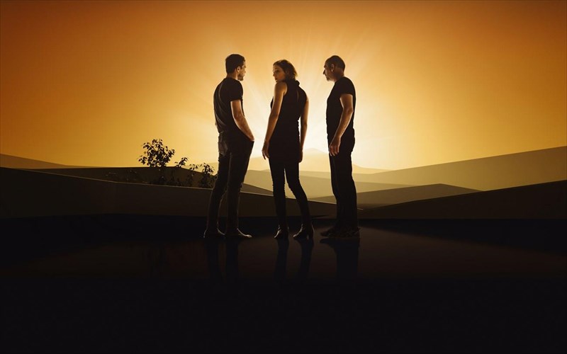 oi-blitz-aparnountai-tin-pragmatikotita-sti-stegi