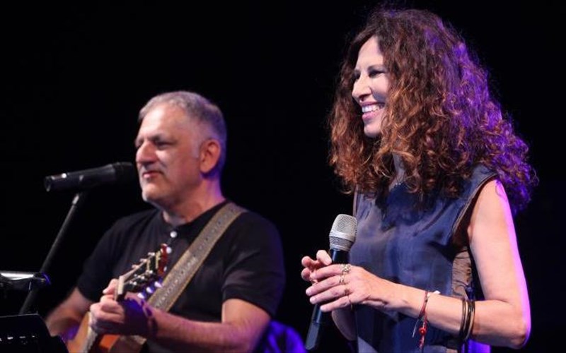 arbanitaki-portokaloglou-mazi-sti-skini-tou-botanikou-portokaloglou-mazi-sti-skini-tou-botanikou