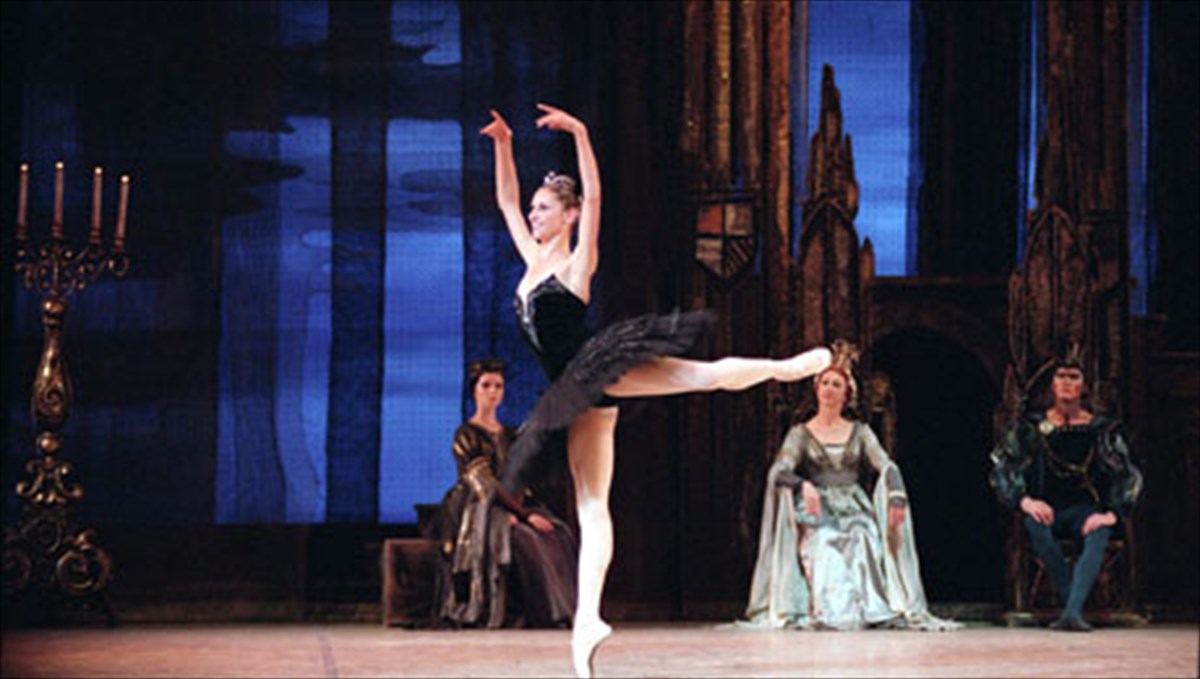 spartakos-kai-limni-ton-kuknon-apo-ton-megalo-xorografo-gkrigkorobits