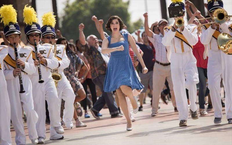 to-crazy-ex-girlfriend-einai-i-seira-gia-tin-krisi-ton-25-seira-gia-tin-krisi-ton-25