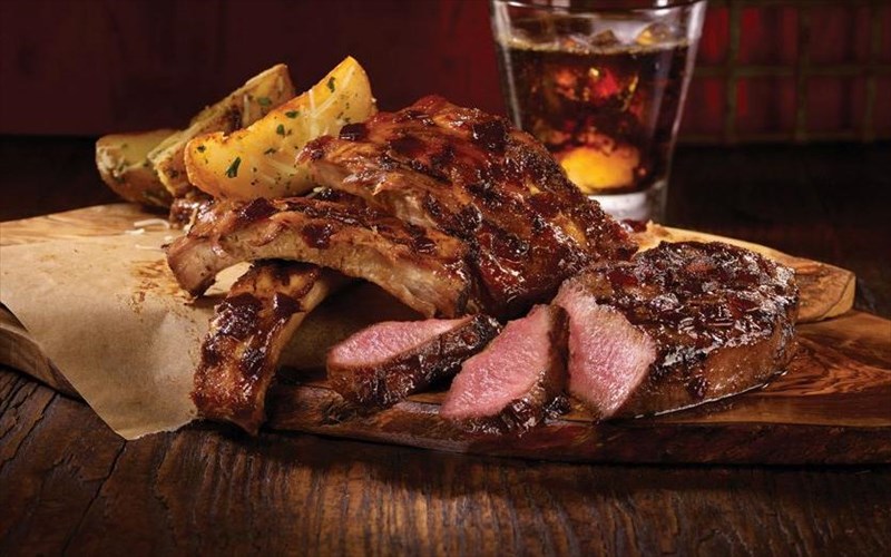 sta-tgi-fridays-kathe-mera-exei-ti-diki-tis-geusi