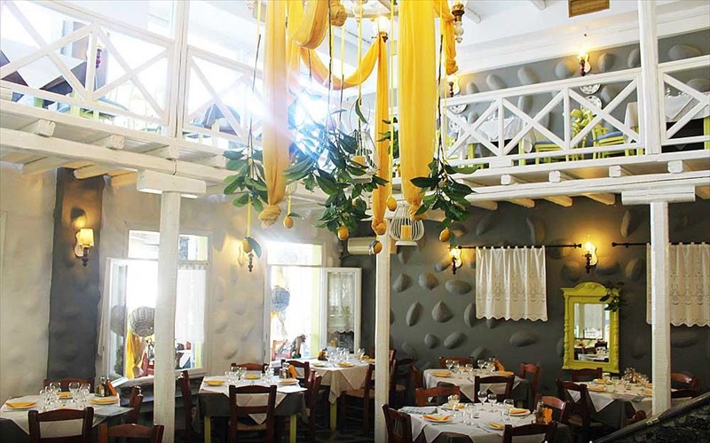 steria-kai-thalassa-to-mezedopoleio-pou-tha-sas-kanei-na-steriosete