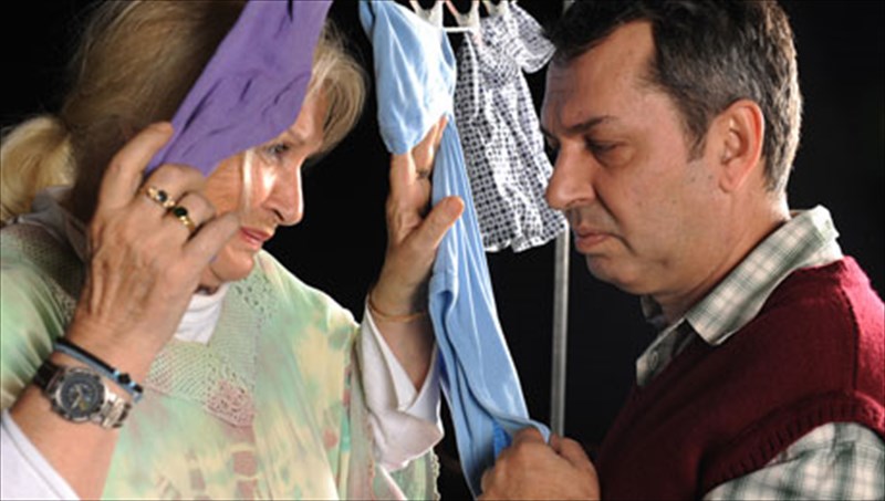 mpetu-balasi-xristos-xatzipanagiotis-premiera-gia-to-komiko-ntoueto