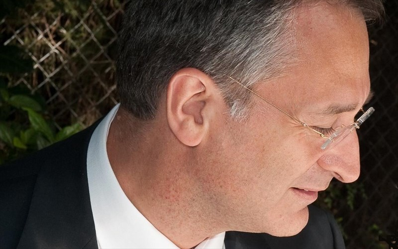 milisame-me-ton-epimeliti-tis-arxitektonikis-sunantisis-afetiries