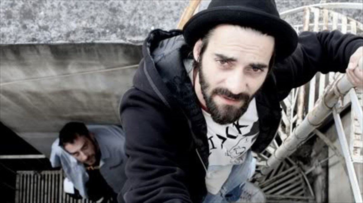 mousiko-triimero-sto-mpar-pano-apo-to-bios