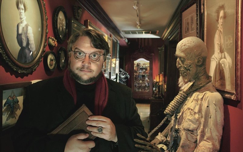 guillermo-del-toro-enas-zografos-tou-sinema-me-enthousiasmo-mikrou-paidiou