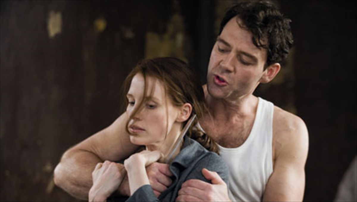 elen-miren-kai-tzesika-tsastein-ta-duo-prosopa-mias-gunaikas