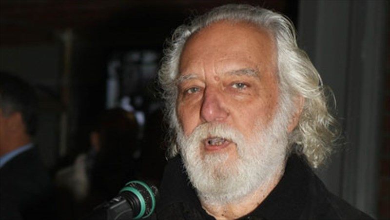 o-dionusis-fotopoulos-mesa-apo-tis-eikones-ton-ergon-tou