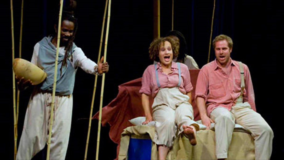 minimalistikos-magemenos-aulos-me-ti-sfragida-tou-piter-mprouk