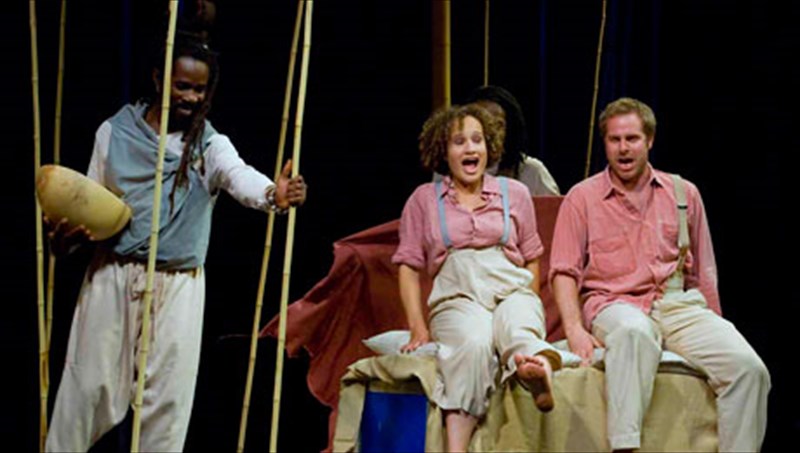 minimalistikos-magemenos-aulos-me-ti-sfragida-tou-piter-mprouk