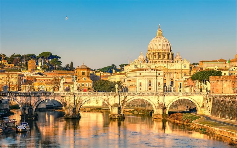 ti-na-min-kanete-se-ena-taksidi-sti-romi