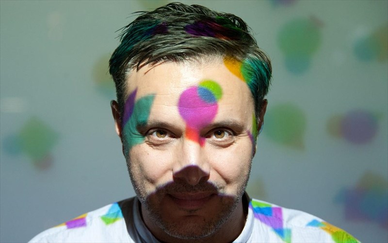 o-stib-branakis-tis-google-gia-tin-psifiaki-epanastasi-sti-stegi