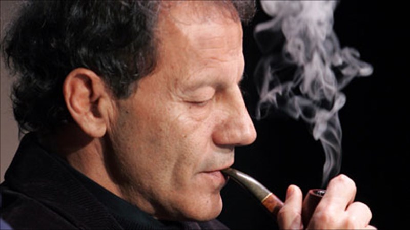 o-stauros-ksarxakos-me-ena-afieroma-se-megalous-ellines-sunthetes-kai-poiites-sto-pallas