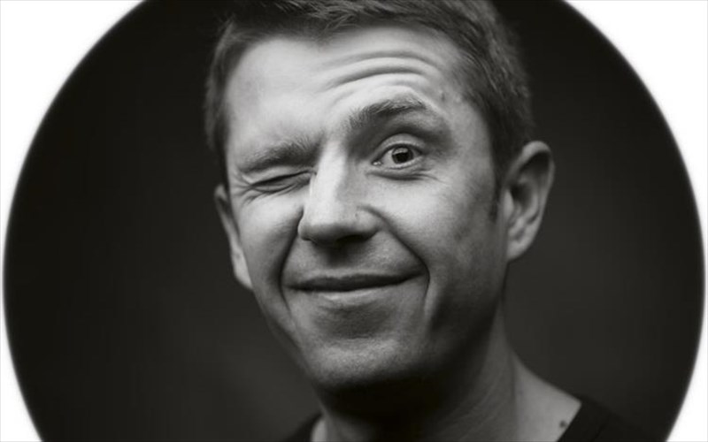 christian-richter-fotografizontas-ta-egkataleleimmena-ktiria-eniotha-tous-toixous-na-mou-miloun