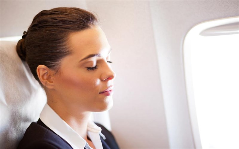 ti-den-prepei-na-kanete-pote-sto-aeroplano