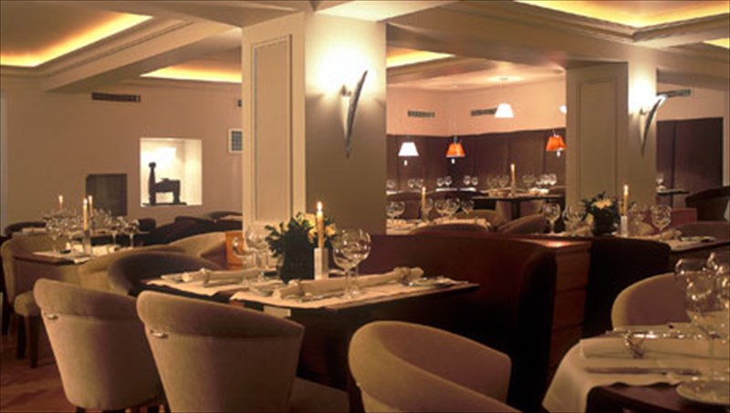 la-boheme-upsilis-poiotitas-italiki-kouzina-sto-laimo-tis-bouliagmenis