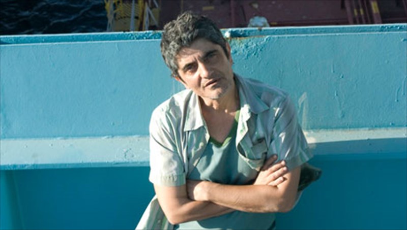 konstantinos-giannaris-i-kardia-tis-polis-mas-pethainei