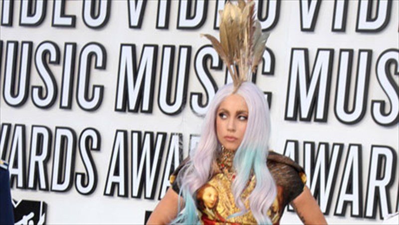 i-lady-gaga-sarose-ta-mtv-european-music-awards