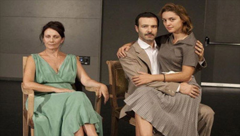 kritiki-theatrou-kokkinos-braxos-tou-grigoriou-ksenopoulou-sto-ethniko