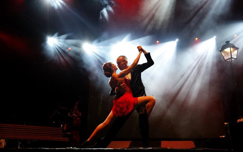 soou-afieroma-sta-simantikotera-gallika-tragoudia-sto-badminton