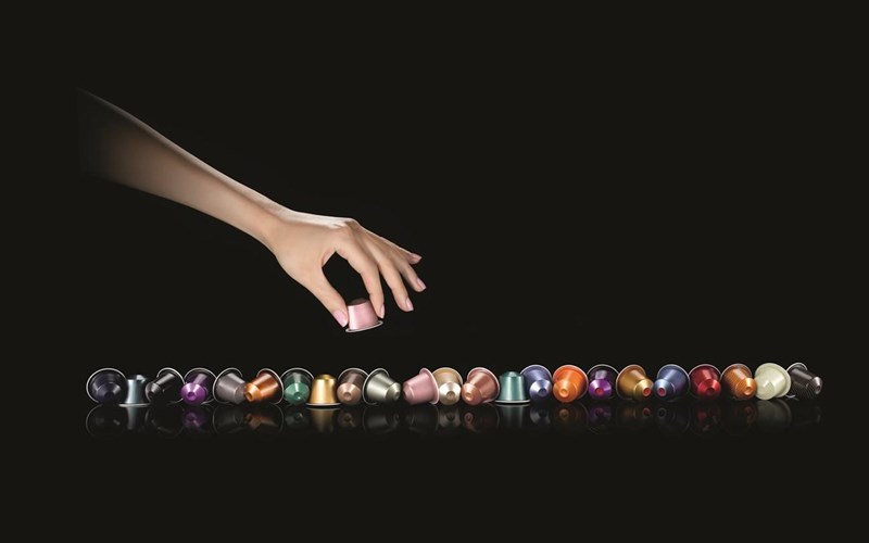 taksidi-ston-kosmo-tou-kafe-nespresso