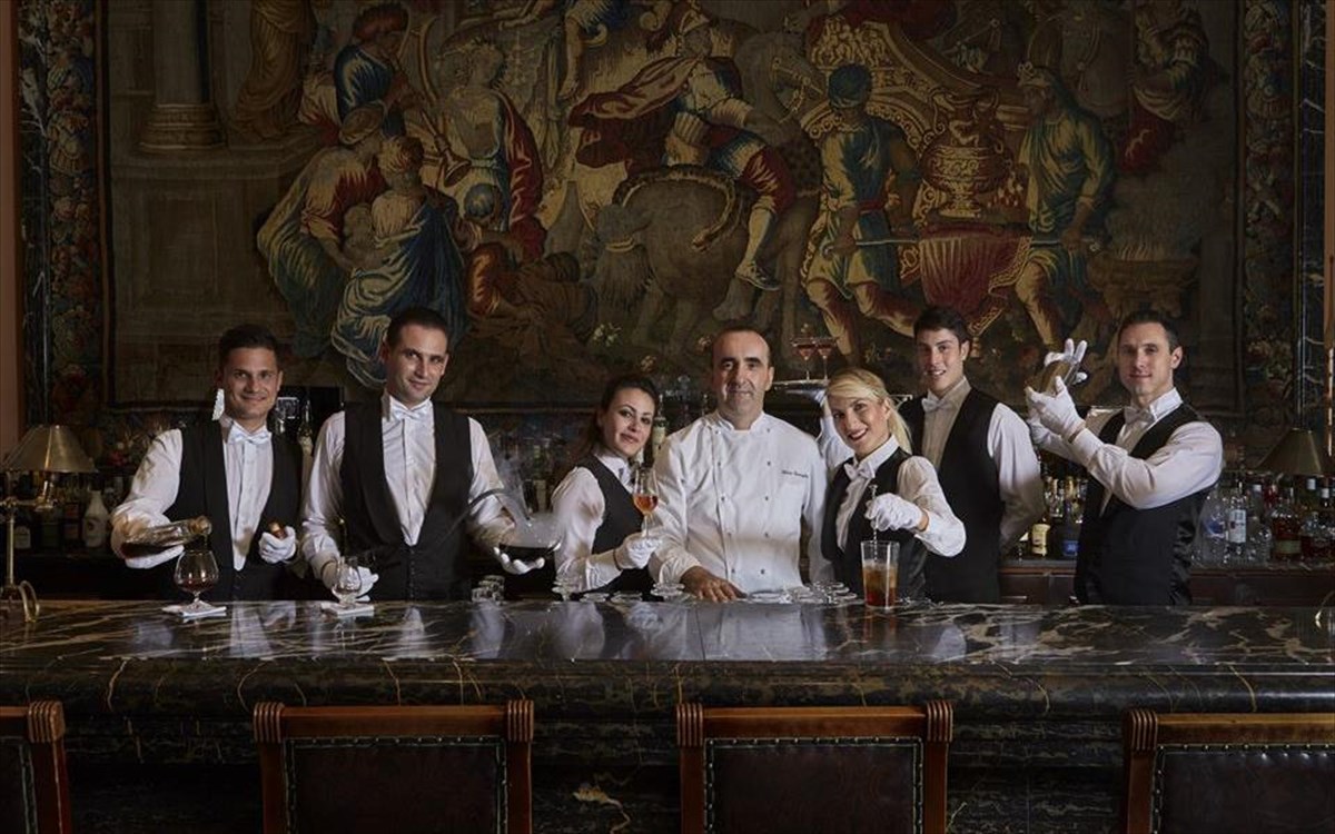 alexanders-bar-megali-bretannia