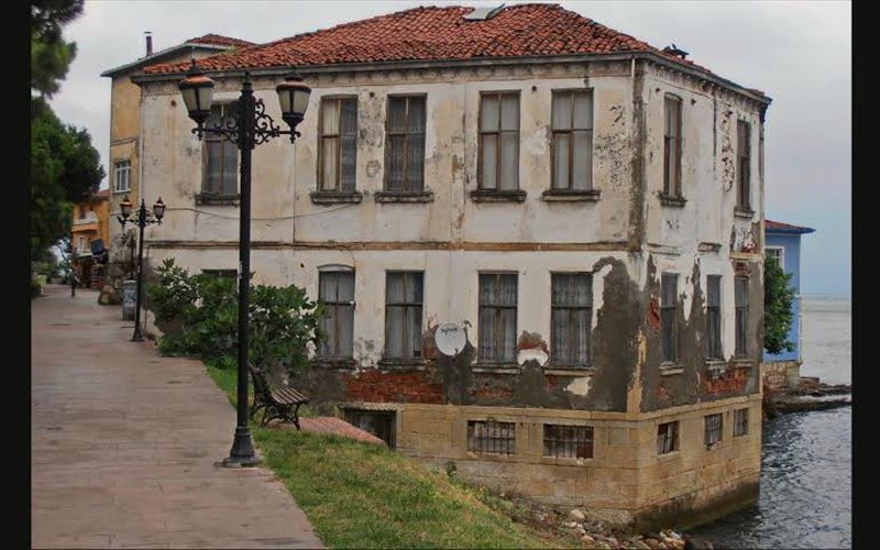 fotografiko-taksidi-mnimis-stis-alismonites-patrides