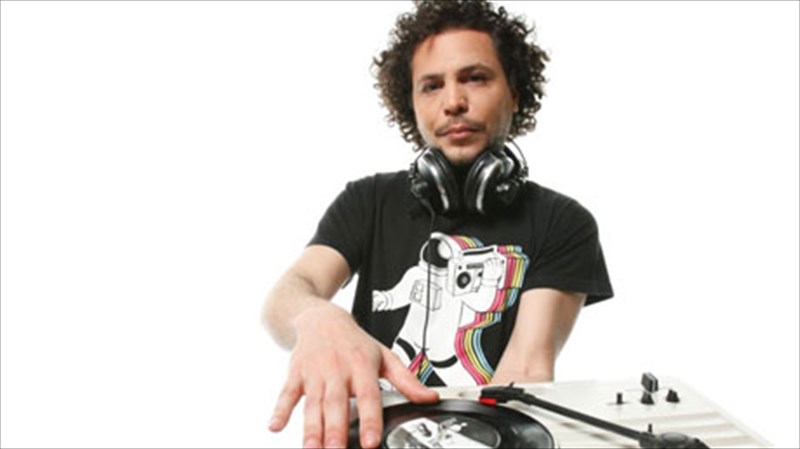 ena-akoma-triimero-parti-sto-mpar-pano-apo-to-bios