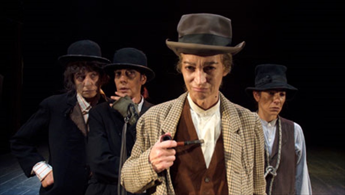 pente-kuries-kleinoun-rantebou-me-ton-gkonto-tou-mpeket