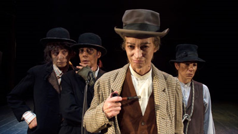 pente-kuries-kleinoun-rantebou-me-ton-gkonto-tou-mpeket