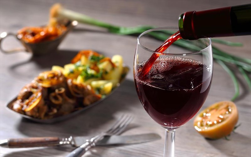 6-geuseis-pou-duskola-tairiazoun-me-krasi-kai-pos-na-tis-sunduasete-geuseis-pou-duskola-tairiazoun-me-krasi-kai-pos-na-tis-sunduasete