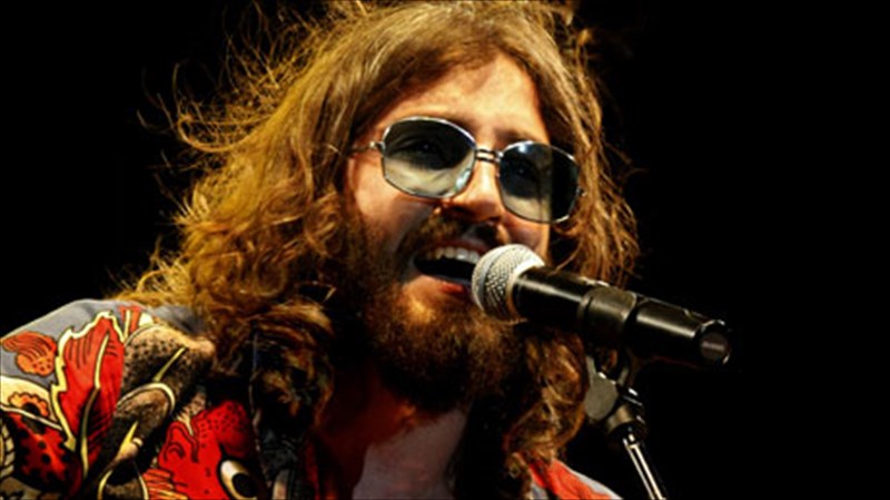 o-leonidas-mpalafas-katalambanei-ti-skini-tou-fuzz