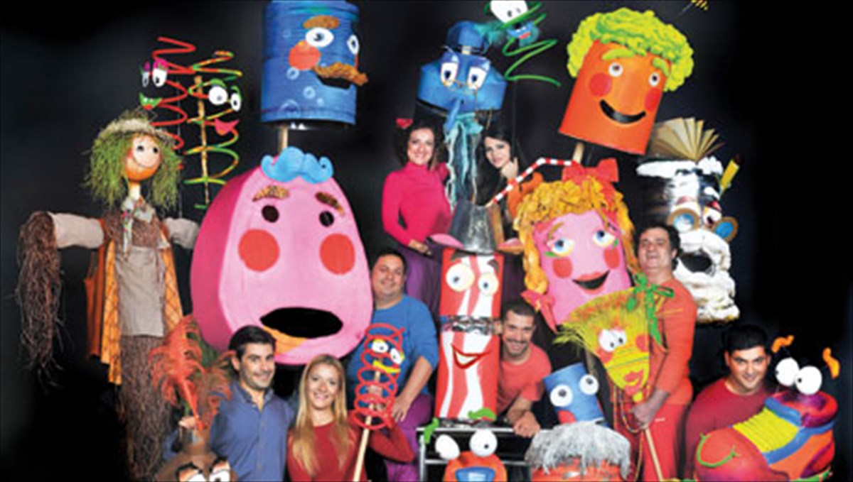 oi-epanastates-tis-ntenekedoupolis-epistrefoun-drimuteroi