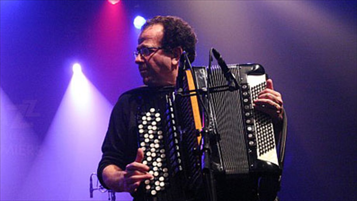 enas-korufaios-akornteonistas-se-ena-afieroma-ston-nino-rota