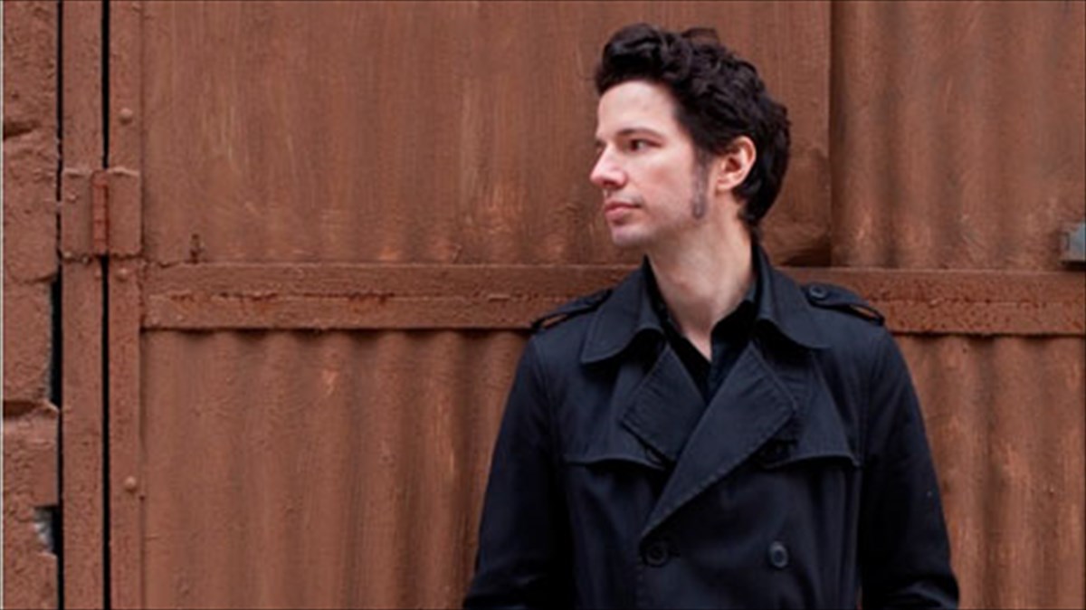 o-federico-aubele-epistrefei-stin-athina-me-neo-almpoum