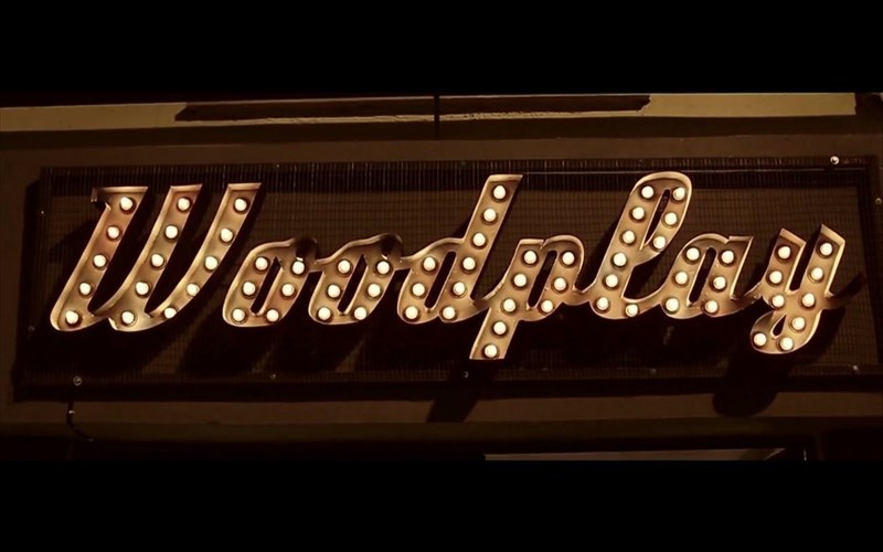 o-parmenionas-apo-ton-bolo-kanei-paixnidi-me-to-ksulo