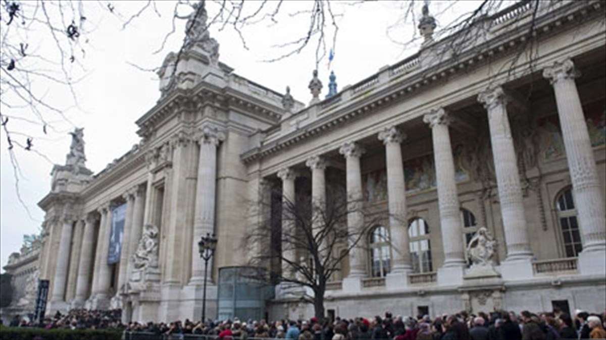 oi-ellines-kallitexnes-kataktoun-ksana-to-parisi