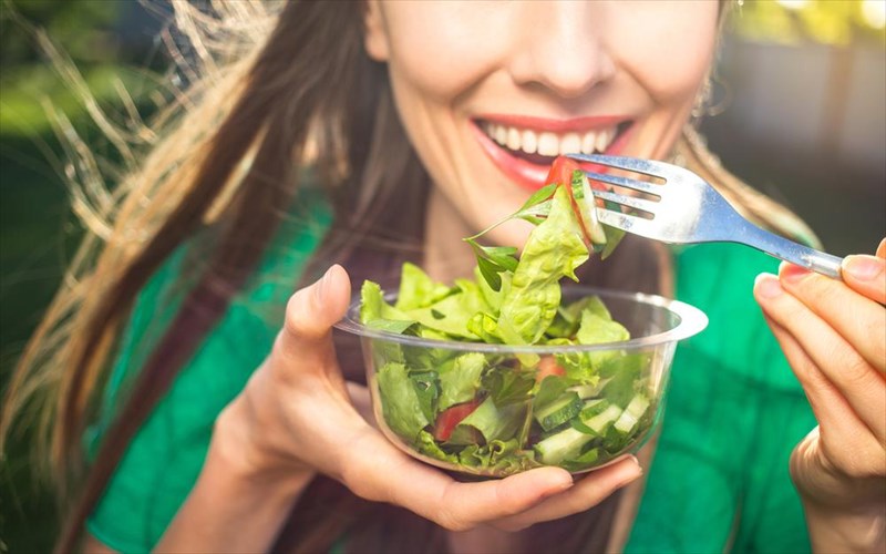 10-tropoi-gia-na-epanelthete-sti-diatrofi-sas-meta-tis-giortes