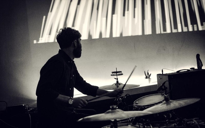 i-sugxroni-norbigiki-post-rock-kai-folk-erxetai-sti-stegi